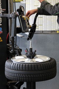 Reifenmontiermaschine für Niederquerschnittreifen und Runflat Reifen